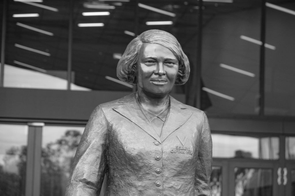 Anne Henderson statue